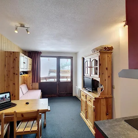 Les Menuires : 2 Pieces, 4 Pers, Aux Pieds, Wifi, Parking Gratuit - Fr-1-178-90 *